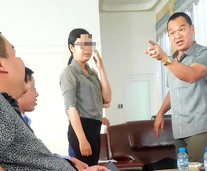 Một phóng viên bị chủ doanh nghiệp bánh pía nổi tiếng ở Sóc Trăng đe dọa - Ảnh 1. Một phóng viên bị chủ doanh nghiệp bánh pía nổi tiếng ở Sóc Trăng đe dọa - Ảnh 1.