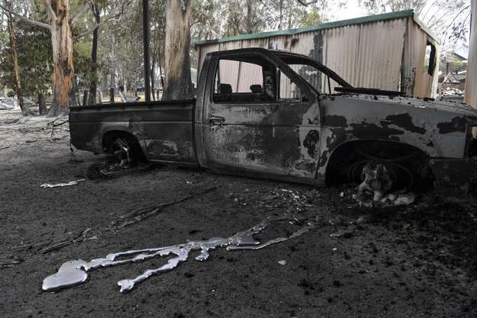 Xe chở lính cứu hỏa Úc bị “thần lửa” nuốt trọn - Ảnh 2.