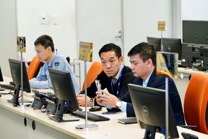 Cận cảnh cán bộ hàng không trực tập trung tại Nội Bài từ ngày 1-1-2020 - Ảnh 3.