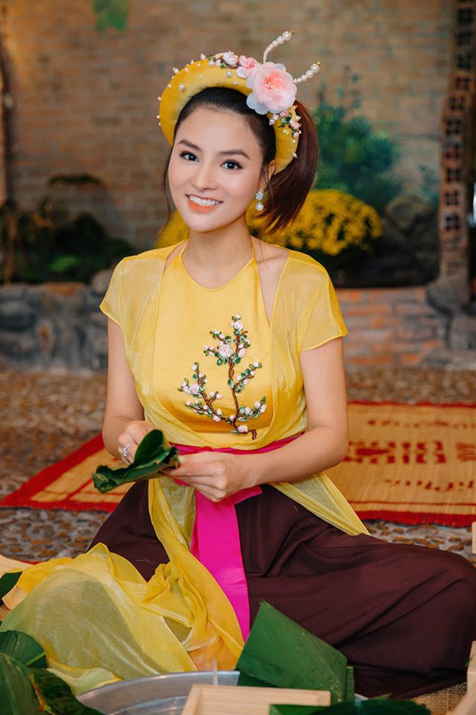 Nghệ sĩ Việt đua nhau khoe sắc trong loạt ảnh Tết - Ảnh 20.