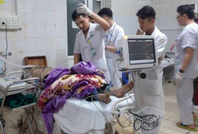 Vụ cháy tòa nhà dầu khí ở TP Thanh Hóa: Thêm 1 người chết, 3 cảnh sát nhập viện - Ảnh 1. Vụ cháy tòa nhà dầu khí ở TP Thanh Hóa: Thêm 1 người chết, 3 cảnh sát nhập viện - Ảnh 1.