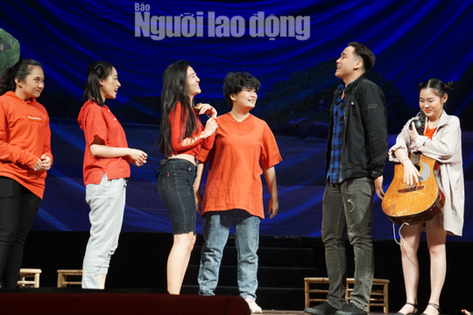 Lê Lộc tạo dấu ấn trong Ma nữ không chồng - Ảnh 4. Lê Lộc tạo dấu ấn trong Ma nữ không chồng - Ảnh 4.