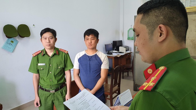 Bắt giam kẻ say xỉn chạy xe máy gây tai nạn làm 2 phụ nữ đi bộ tử vong - Ảnh 1. Bắt giam kẻ say xỉn chạy xe máy gây tai nạn làm 2 phụ nữ đi bộ tử vong - Ảnh 1.