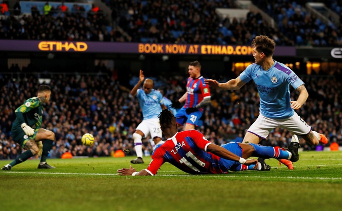 Sergio Aguero ghi bàn thứ 250, Man City rơi chiến thắng sân nhà - Ảnh 5.