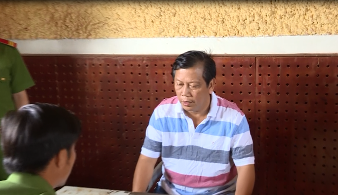 Khởi tố các chủ cửa hàng xài xăng giả của đại gia Trịnh Sướng - Ảnh 1. Khởi tố các chủ cửa hàng xài xăng giả của đại gia Trịnh Sướng - Ảnh 1.