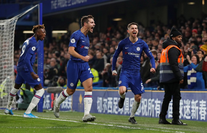 Thẻ đỏ cố nhân, rượt đuổi tỉ số điên rồ tại Stamford Bridge - Ảnh 4.