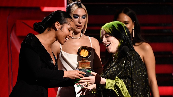 Billie Eilish chiếm trọn Grammy 2020 - Ảnh 3.