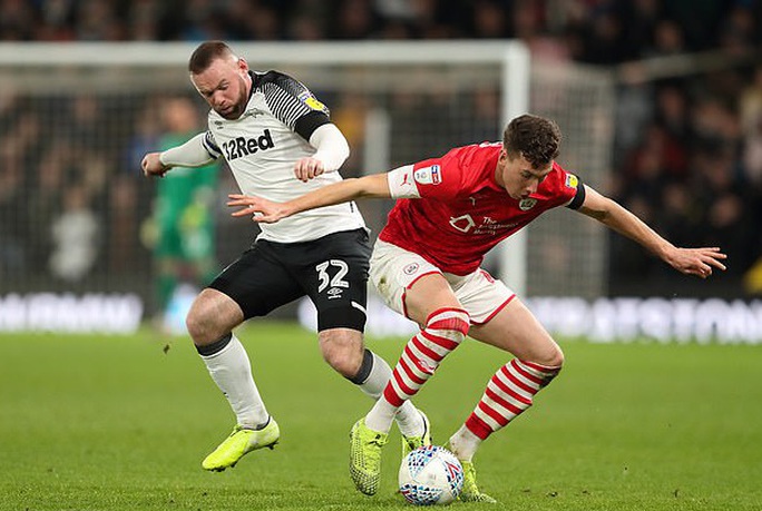 Wayne Rooney tái xuất, sân cỏ Hạng nhất nước Anh náo động - Ảnh 2.