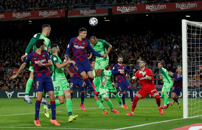 Barcelona đại thắng Leganes, Messi cứu ghế HLV Quique Setien - Ảnh 3.