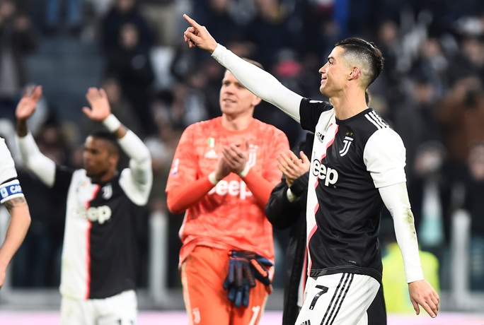 Ronaldo bắt kịp thành tích ghi bàn của Messi sau khi lập hat-trick vào lưới Cagliari - Ảnh 4.