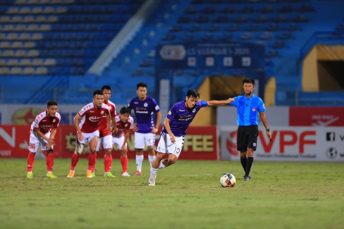 Quang Hải xuất sắc, Hà Nội FC lại hạ CLB TP HCM - Ảnh 1.