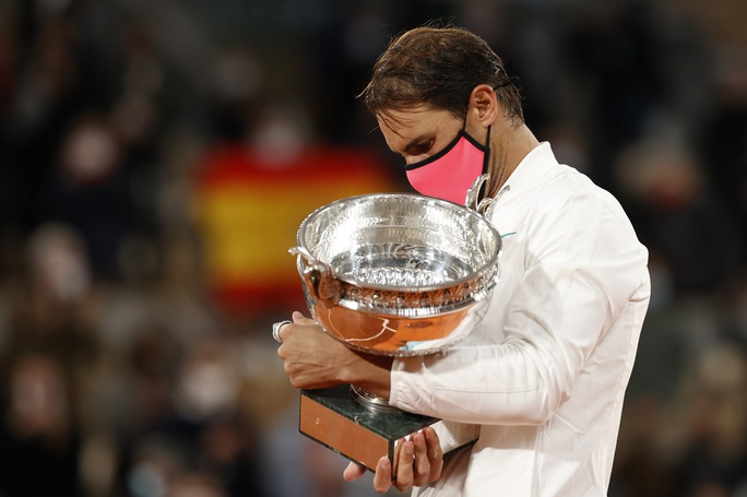 Novak Djokovic: Rafael Nadal xứng đáng là vua sân đất nện! - Ảnh 3.