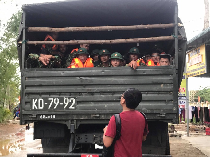 Những hình ảnh đầu tiên từ hiện trường Thủy điện Rào Trăng 3 - Ảnh 12. Những hình ảnh đầu tiên từ hiện trường Thủy điện Rào Trăng 3 - Ảnh 12.