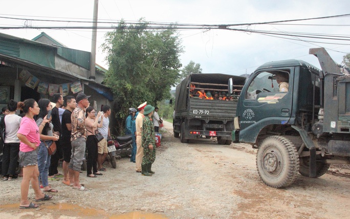 TAI NẠN Ở CỤM THUỶ ĐIỆN RÀO TRĂNG: Khẩn trương, nỗ lực cứu người - Ảnh 1.