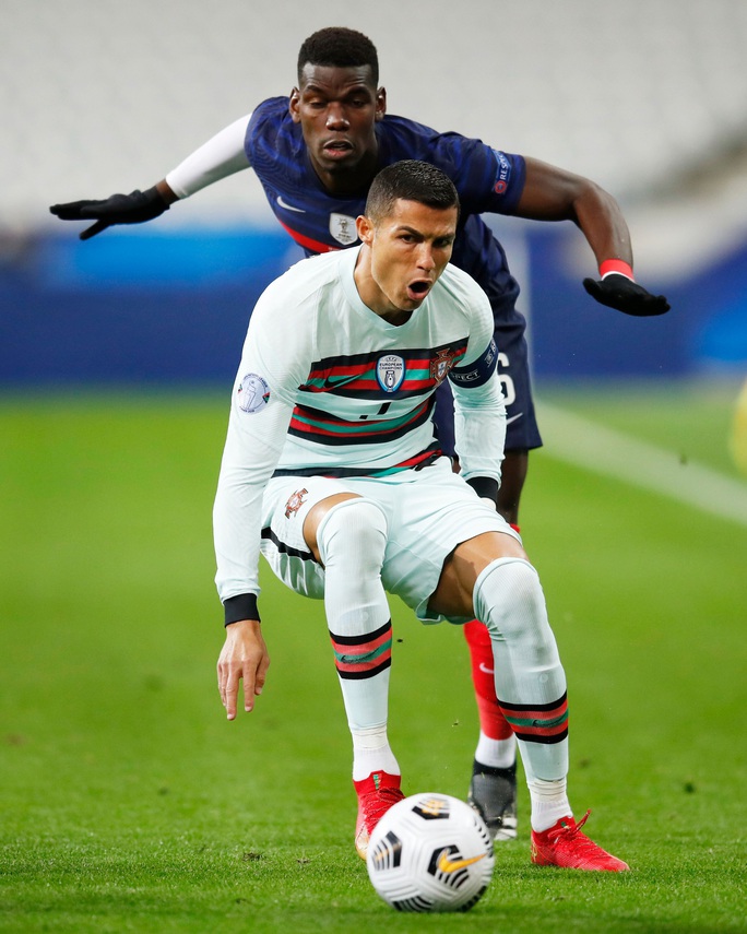Ronaldo mắc Covid-19: Lộ nguy cơ lây nhiễm hàng loạt - Ảnh 3.