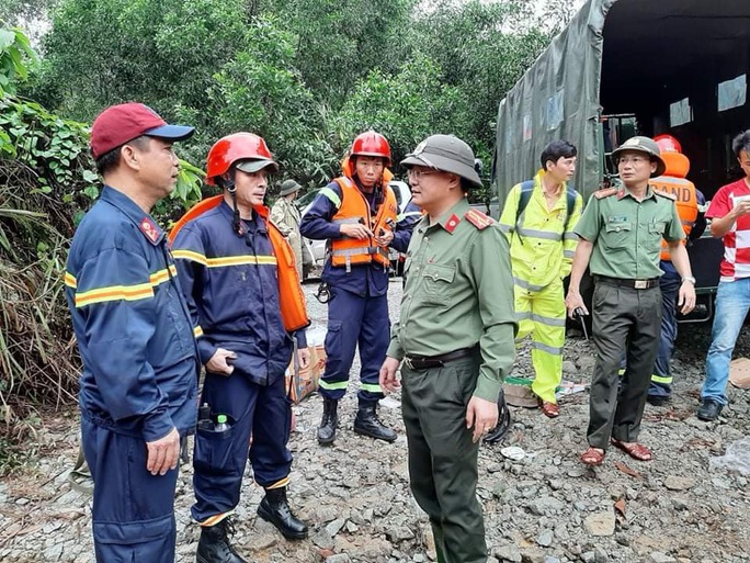 Kinh hoàng hiện trường sạt lở vùi lấp nhà điều hành Thủy điện Rào Trăng 3 - Ảnh 2.