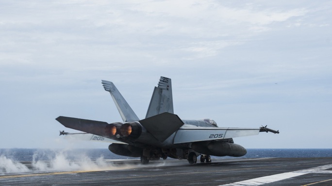 Nhóm tác chiến tàu sân bay Mỹ USS Ronald Reagan trở lại biển Đông - Ảnh 1. Nhóm tác chiến tàu sân bay Mỹ USS Ronald Reagan trở lại biển Đông - Ảnh 1.