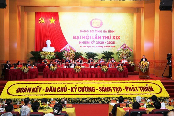 Khai mạc Đại hội Đảng bộ tỉnh Hà Tĩnh lần thứ XIX - Ảnh 1.