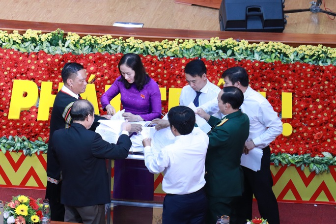 Ông Bùi Văn Cường tái đắc cử Bí thư Tỉnh ủy Đắk Lắk - Ảnh 5.