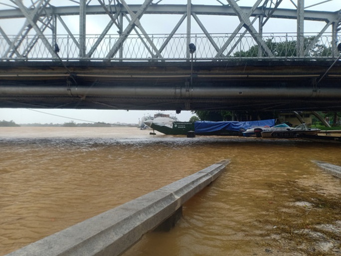     Hue-Quang Tri: The great flood returned, the people were lost at sea - Photo 7.