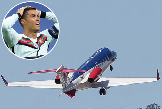 Về Turin cách ly Covid-19, Ronaldo tuyên chiến với Bộ trưởng thể thao Ý - Ảnh 3. Về Turin cách ly Covid-19, Ronaldo tuyên chiến với Bộ trưởng thể thao Ý - Ảnh 3.