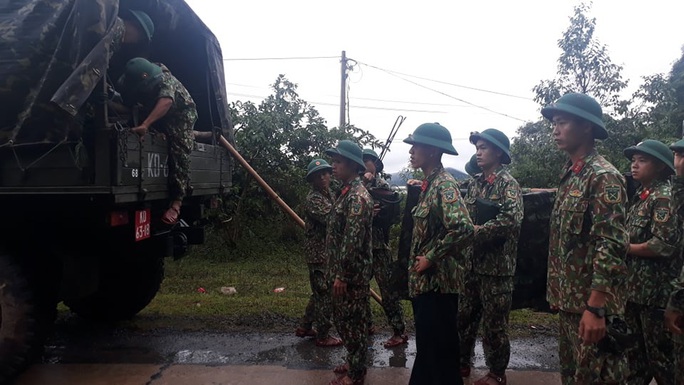 Nóng: Sạt lở đất khiến khoảng 20 cán bộ, chiến sĩ thuộc sư đoàn 337nghi bị vùi lấp - Ảnh 6. Nóng: Sạt lở đất khiến khoảng 20 cán bộ, chiến sĩ thuộc sư đoàn 337nghi bị vùi lấp - Ảnh 6.