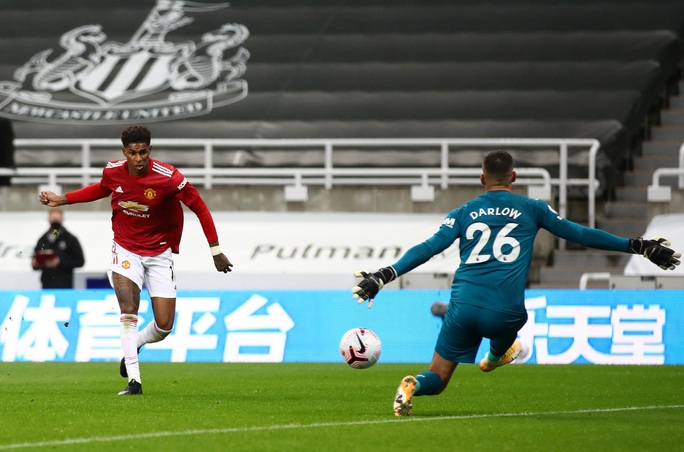 Nghiệt ngã đá phản, Man United ngược dòng ngoạn mục ở St.James’ Park - Ảnh 6.