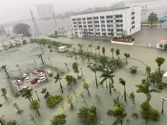 Hồ Kẻ Gỗ xả lũ, Hà Tĩnh sơ tán khẩn cấp gần 15.000 hộ dân - Ảnh 10.
