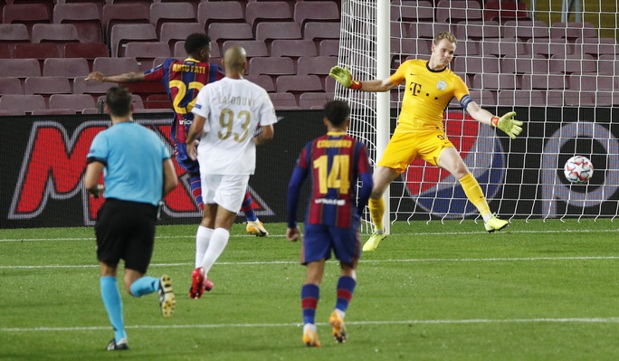 Sao 17 tuổi khai hỏa Champions League, Barcelona đè bẹp Ferencvaros - Ảnh 3.