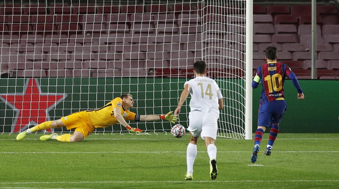 Sao 17 tuổi khai hỏa Champions League, Barcelona đè bẹp Ferencvaros - Ảnh 2.