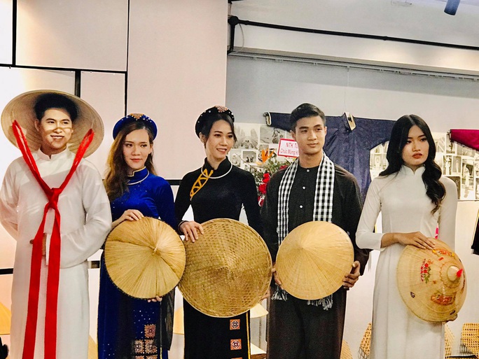 Triển lãm Nón Việt: Ra mắt không gian nghệ thuật ấn tượng - Ảnh 3.
