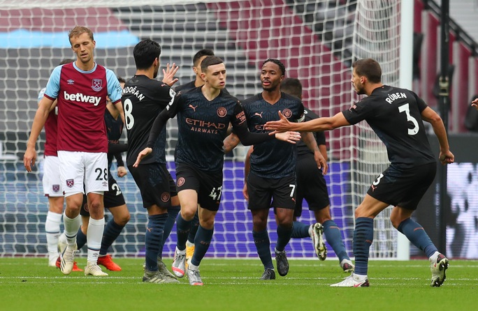 Man City thoát hiểm trước West Ham, tiếp tục văng Top 10 - Ảnh 5.