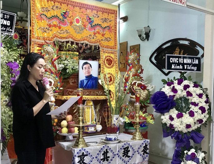 Hàng trăm người tiếc thương tiễn biệt NSƯT Nam Hùng - Ảnh 5. Hàng trăm người tiếc thương tiễn biệt NSƯT Nam Hùng - Ảnh 5.