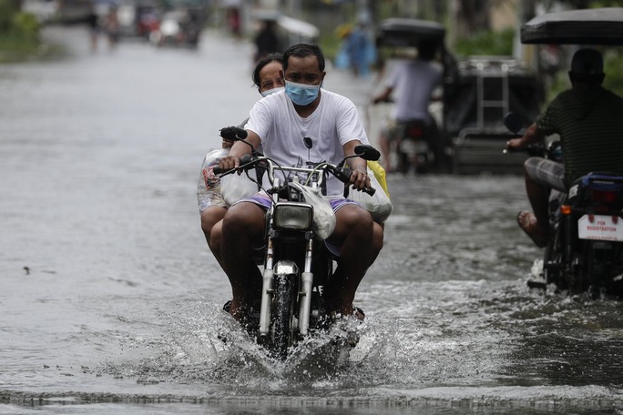 Bão Molave gây thiệt hại diện rộng tại Philippines - Ảnh 3. Bão Molave gây thiệt hại diện rộng tại Philippines - Ảnh 3.