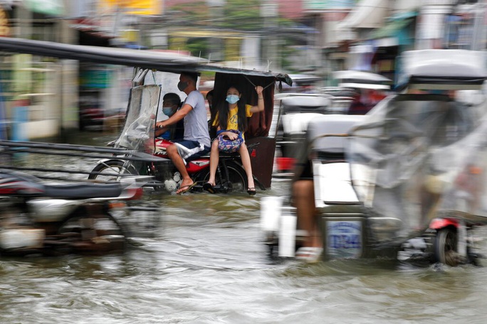 Bão Molave gây thiệt hại diện rộng tại Philippines - Ảnh 7. Bão Molave gây thiệt hại diện rộng tại Philippines - Ảnh 7.
