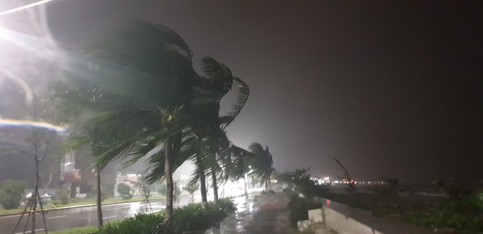 Forecast at 10:00 this morning on October 28, Typhoon No. 9 landed on the mainland of Da Nang - Phu Yen - Photo 3.