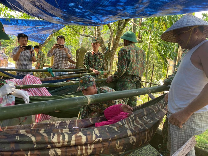 vu-sat-lo-nui-vui-lap-o-xa-tra-leng-cuu-song-duoc-33-nguoi