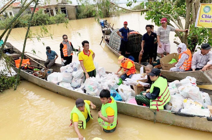 Tăng cường bán hàng trực tuyến mùa mưa bão - Ảnh 1.