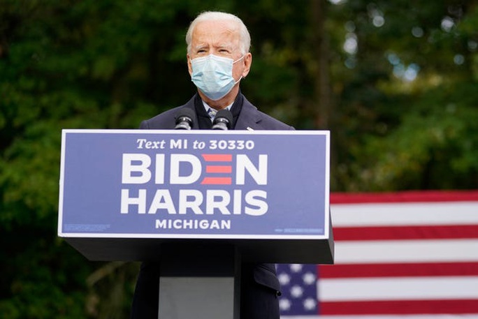 Dịch Covid-19: Ứng viên Biden trở lại đường đua, liên tục gọi tên ông Trump - Ảnh 1.