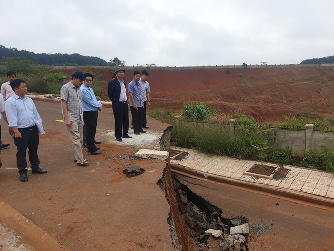 Sụp lún bất thường tại khu công nghiệp gần 1.000 tỉ đồng, đe dọa nhà máy gần 1 tỉ USD - Ảnh 4.