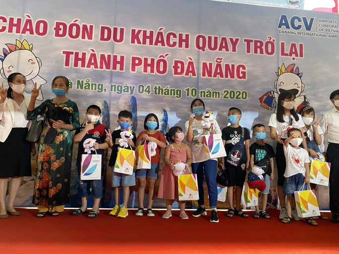 Đón đoàn khách du lịch đầu tiên đến Đà Nẵng sau dịch Covid-19 - Ảnh 7.