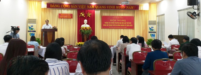 Đà Nẵng chỉ tặng sách phục vụ đại biểu dự Đại hội Đảng bộ - Ảnh 3.