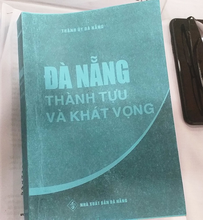 Đà Nẵng chỉ tặng sách phục vụ đại biểu dự Đại hội Đảng bộ - Ảnh 2.