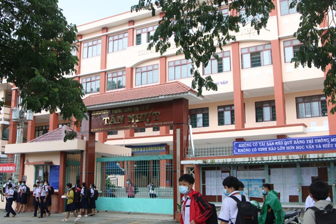 Hàng loạt sai phạm tại ngôi trường ở Bình Chánh - Ảnh 1. Hàng loạt sai phạm tại ngôi trường ở Bình Chánh - Ảnh 1.