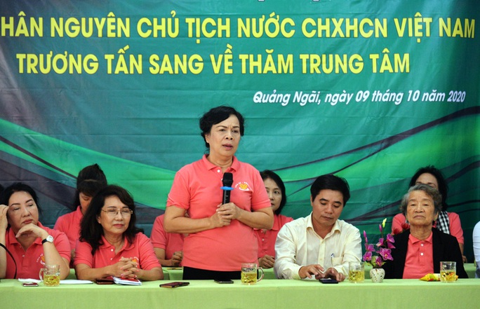 Phu nhân của nguyên Chủ tịch nước Trương Tấn Sang trao hơn 300 triệu đồng cho trẻ em khuyết tật - Ảnh 2. Phu nhân của nguyên Chủ tịch nước Trương Tấn Sang trao hơn 300 triệu đồng cho trẻ em khuyết tật - Ảnh 2.