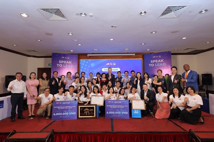 Đội học sinh từ An Giang giành thắng lợi thi hùng biện bằng tiếng Anh - Ảnh 2.
