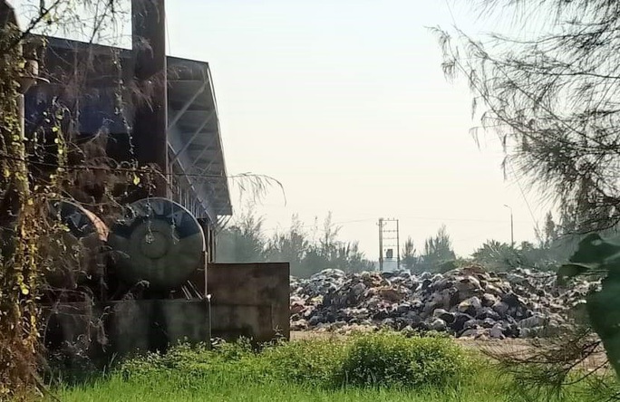 Dân kêu trời vì nhà máy xử lý rác thải gây ô nhiễm - Ảnh 1.