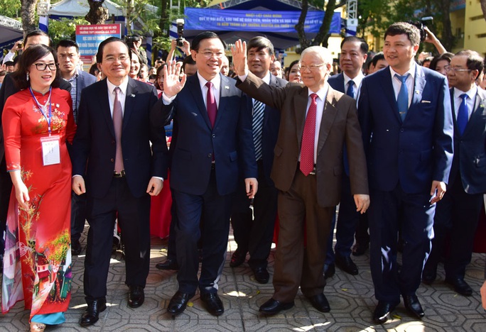 Tổng Bí thư, Chủ tịch nước Nguyễn Phú Trọng thăm trường xưa dịp kỷ niệm 70 năm thành lập - Ảnh 1. Tổng Bí thư, Chủ tịch nước Nguyễn Phú Trọng thăm trường xưa dịp kỷ niệm 70 năm thành lập - Ảnh 1.