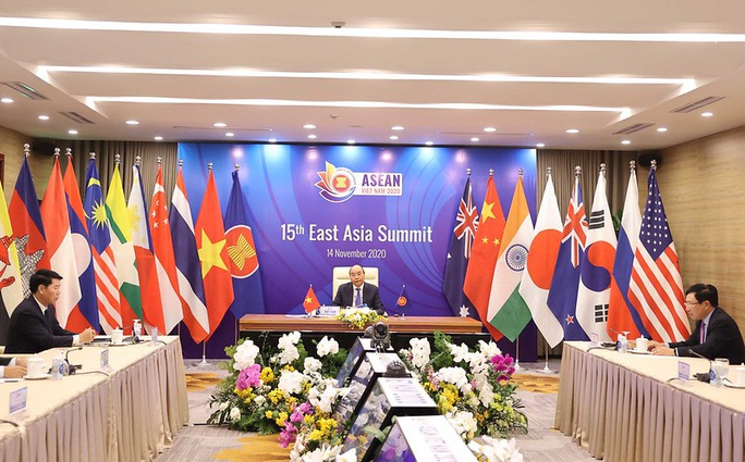 Thủ tướng Nguyễn Xuân Phúc chủ trì Hội nghị Cấp cao Đông Á - Ảnh 1.