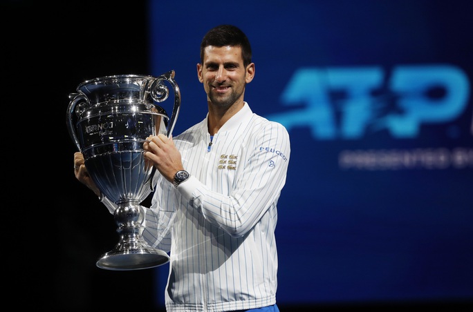 Novak Djokovic cán mốc kỷ lục của huyền thoại Pete Sampras - Ảnh 1.